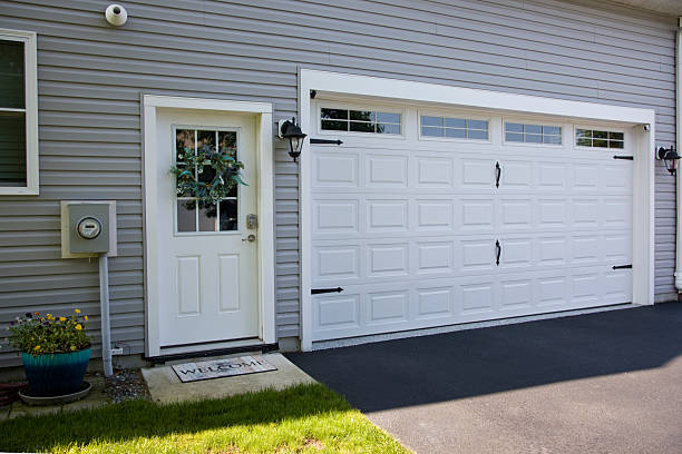 24/7 Emergency Garage Door Roller Replacement experts in Auburndale, FL